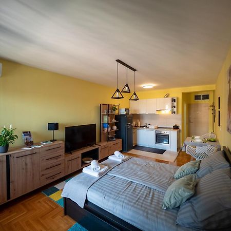Green Apple Apartment Суботица Экстерьер фото