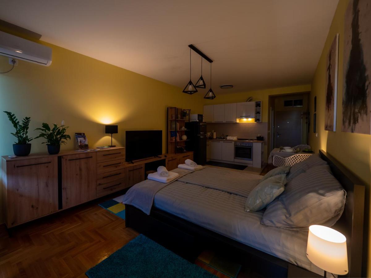 Green Apple Apartment Суботица Экстерьер фото